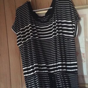 Black and white long t-shirt dress. 2X size.